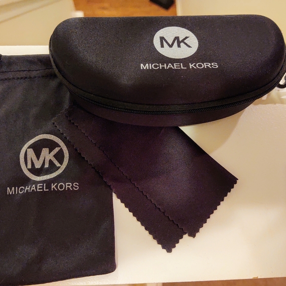 Sold - Picture 4 of 10